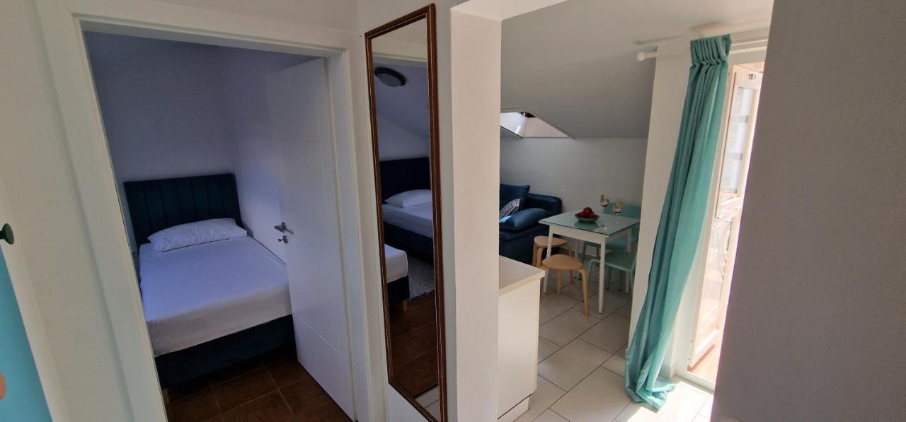 Apartmani Eladora ビオグラード・ナ・モル エクステリア 写真