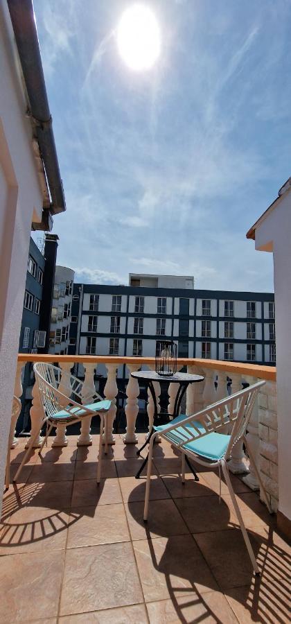 Apartmani Eladora ビオグラード・ナ・モル エクステリア 写真