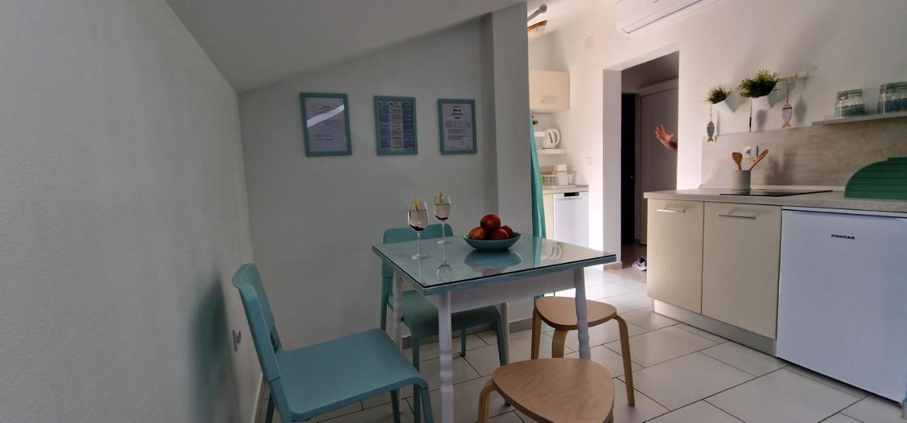 Apartmani Eladora ビオグラード・ナ・モル エクステリア 写真