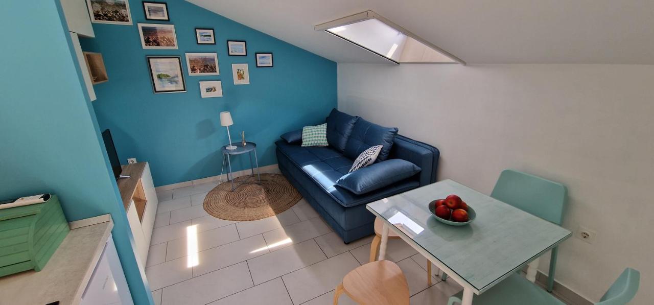 Apartmani Eladora ビオグラード・ナ・モル エクステリア 写真