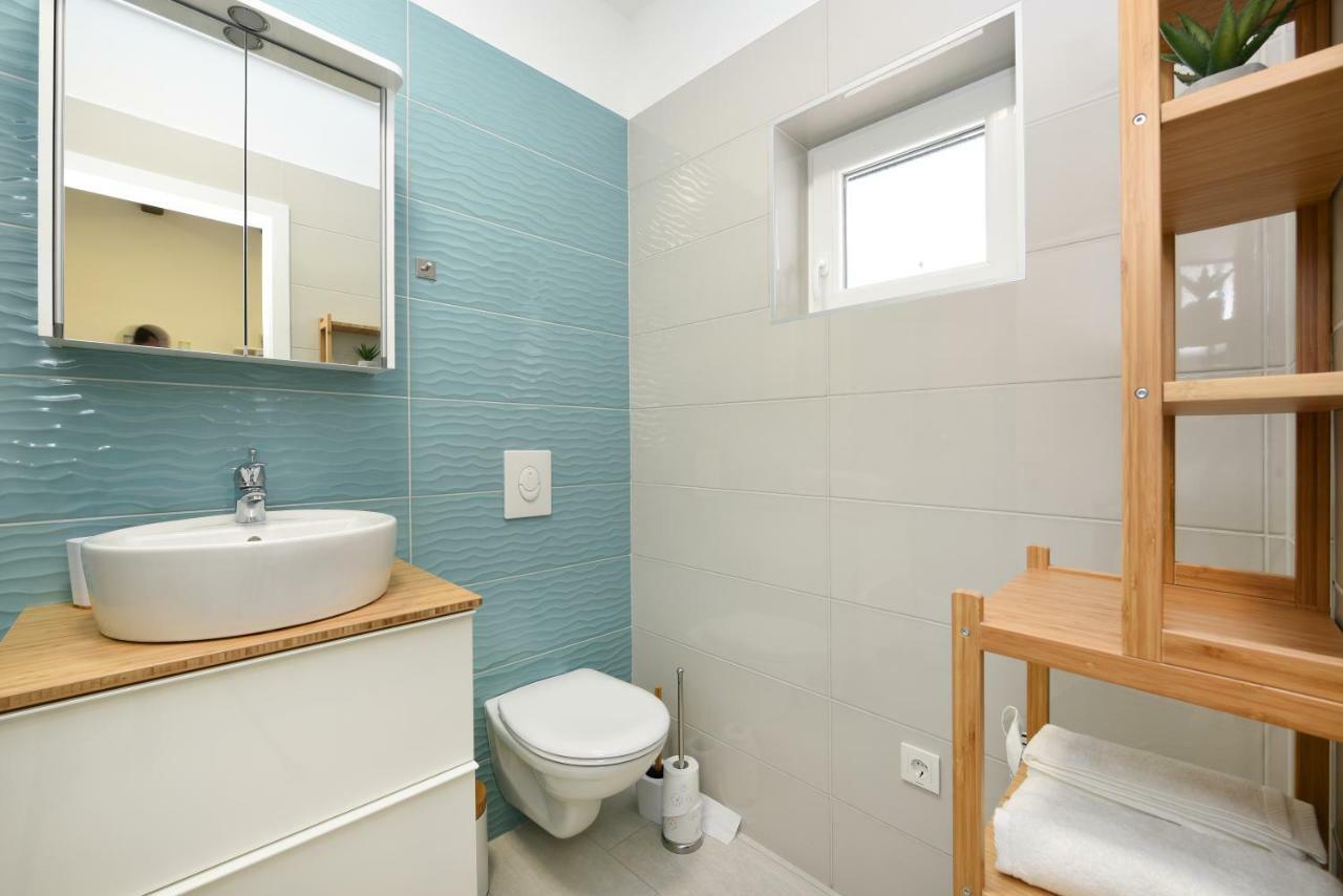 Apartmani Eladora ビオグラード・ナ・モル エクステリア 写真