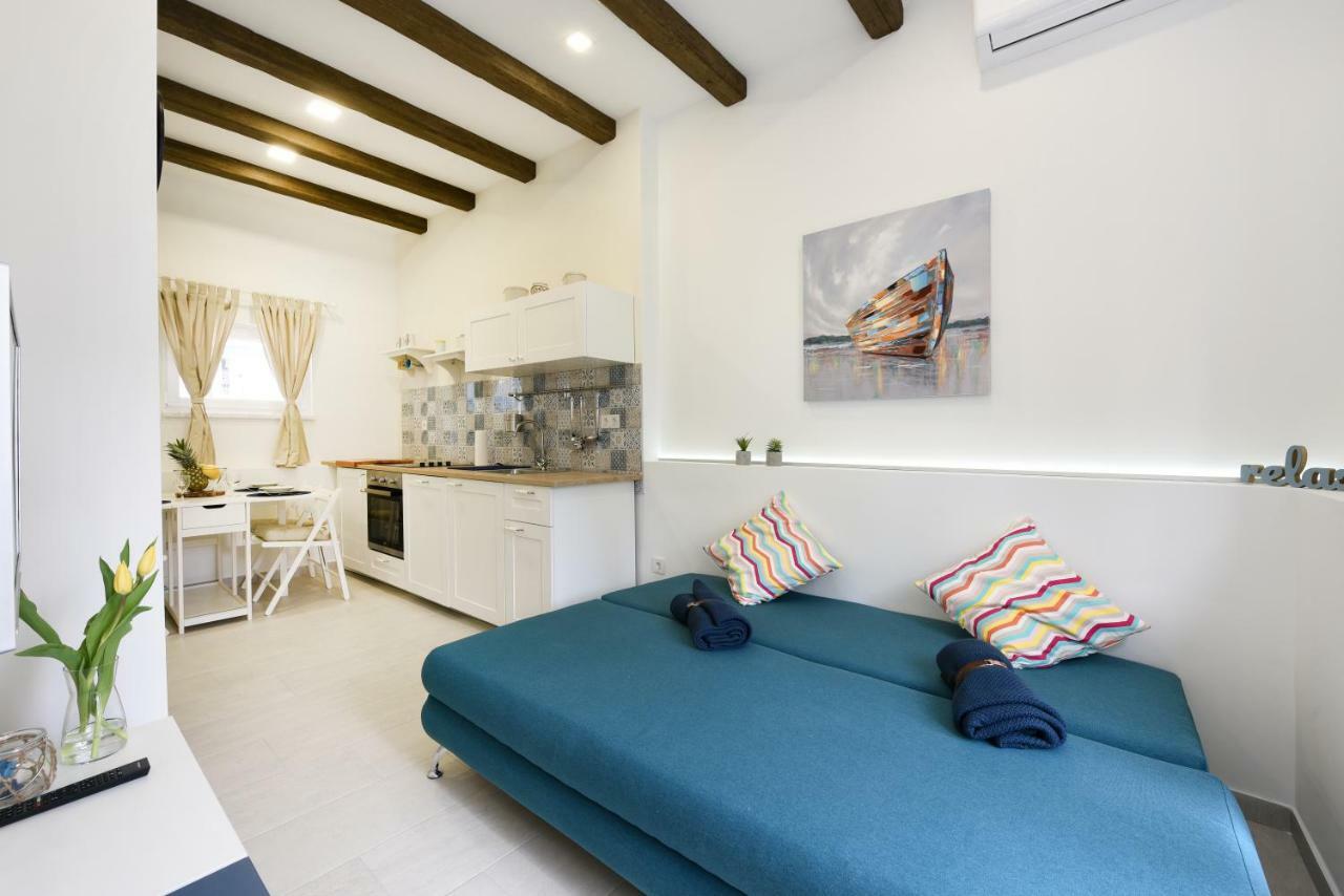 Apartmani Eladora ビオグラード・ナ・モル エクステリア 写真