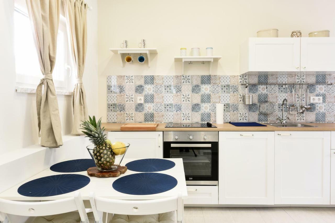Apartmani Eladora ビオグラード・ナ・モル エクステリア 写真